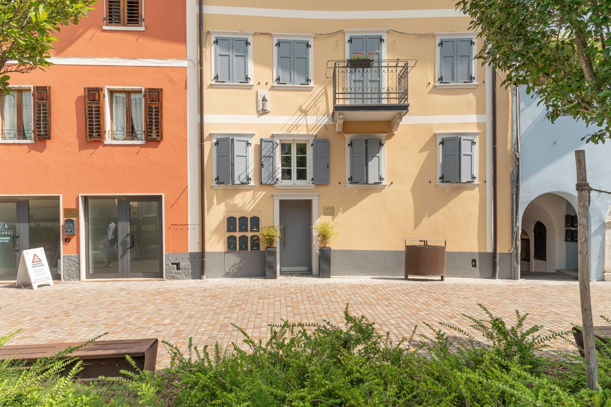 Апартаменти Luxury 2Br W/ River Castle View In Borgo Valsugana Екстер'єр фото